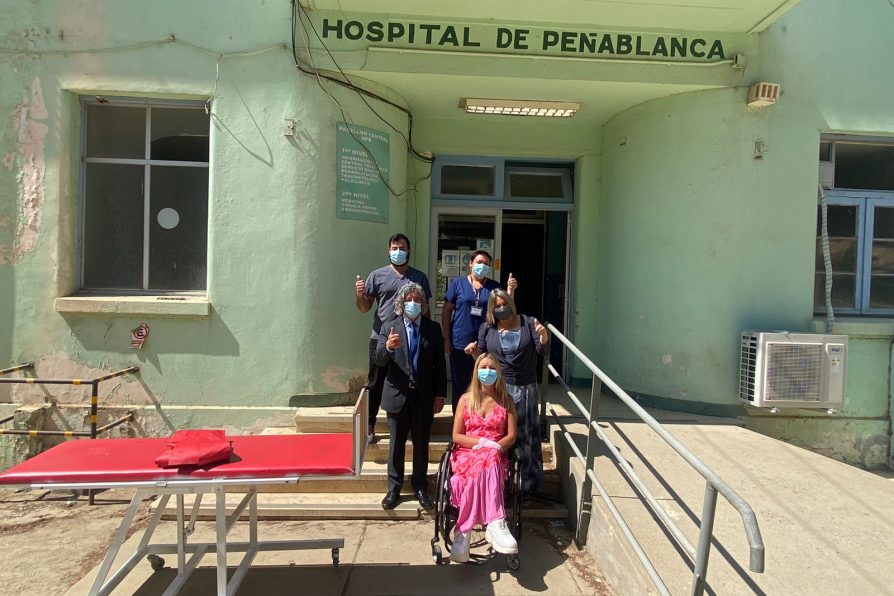 Hospital de Peñablanca recibe donación de joven que hace 11 años se rehabilitó en el recinto.
