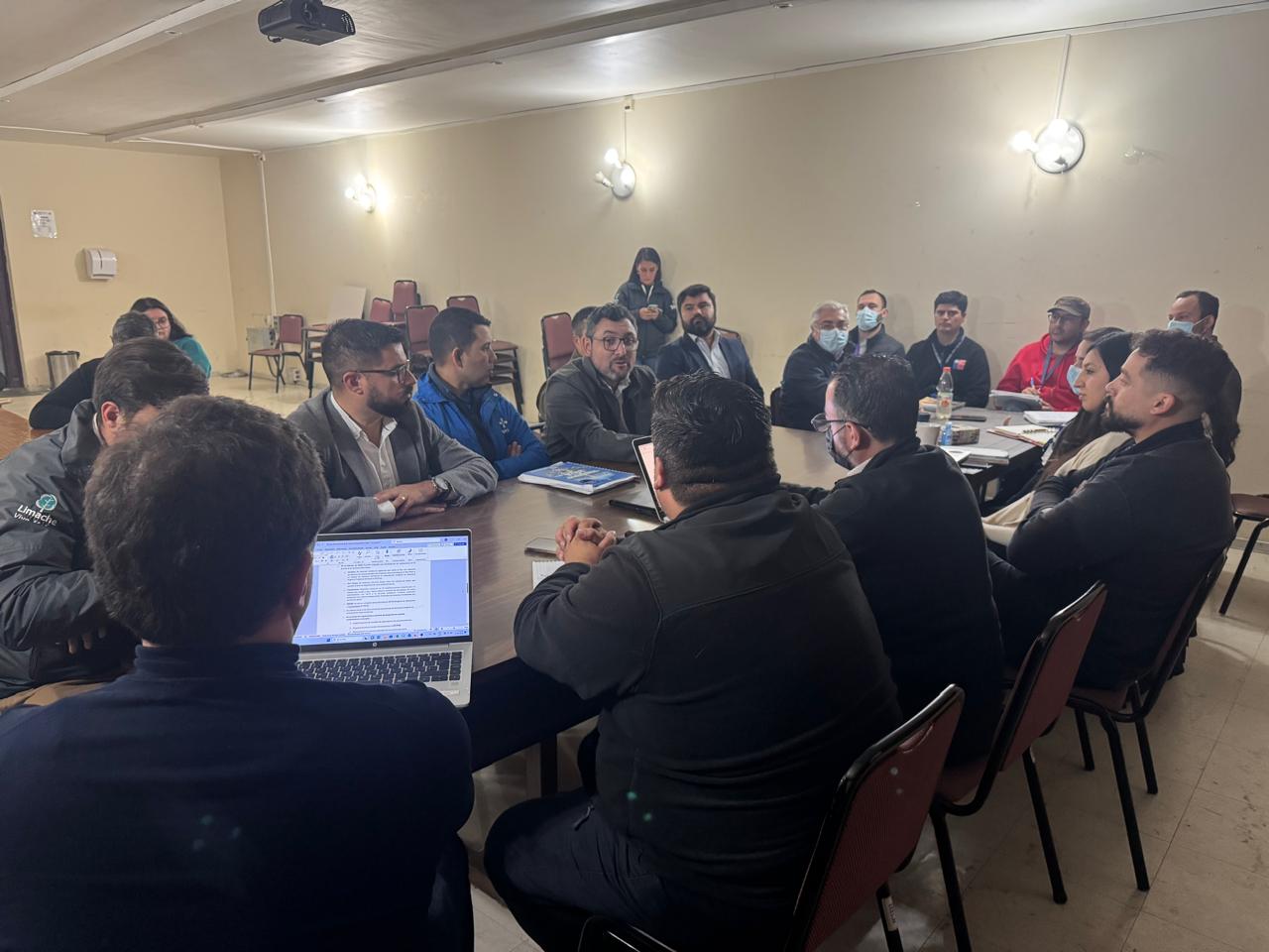 Autoridades coordinan refuerzo de seguridad en el Hospital de Limache
