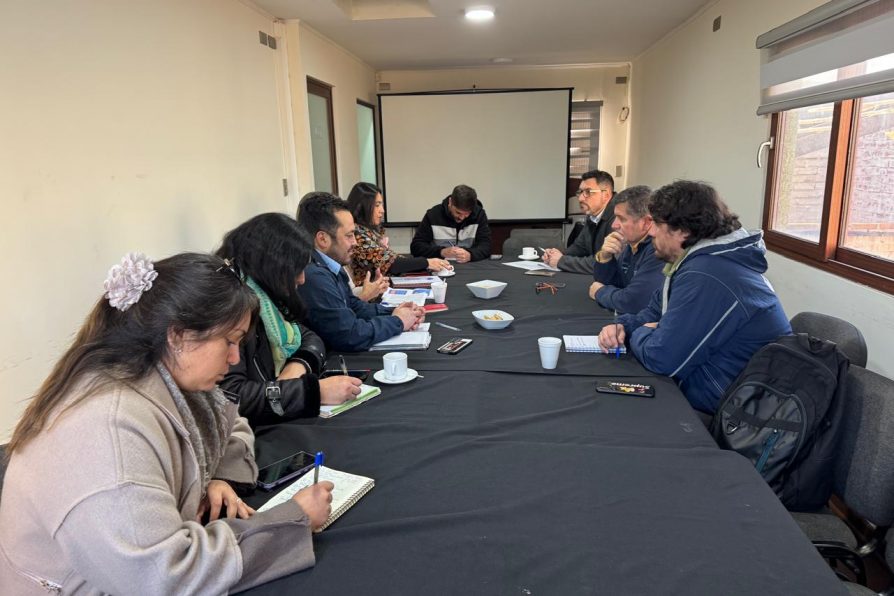 Delegado Fidel Cueto lidera segunda sesión de la Mesa Provincial del programa Comunidades Educativas Protegidas